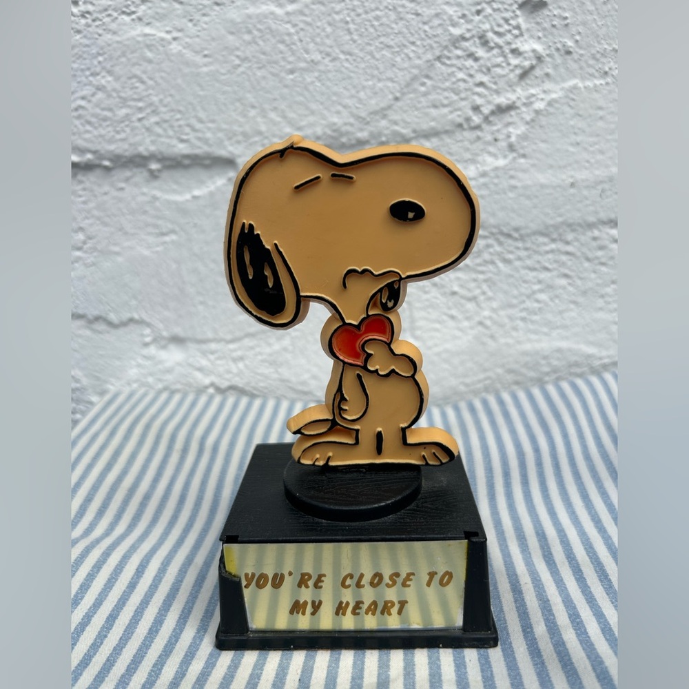 Vintage Aviva Peanuts Trophy “You’re Close to My Heart” Hong Kong